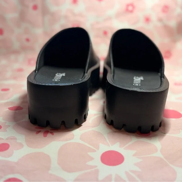 Rouge Helium Black Slip-On Platform Mules – Size 8 (NWOT) - Picture 3 of 6